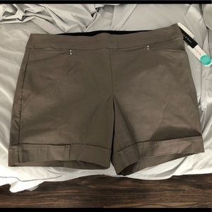 Emmy rolled cuff shorts (khaki)